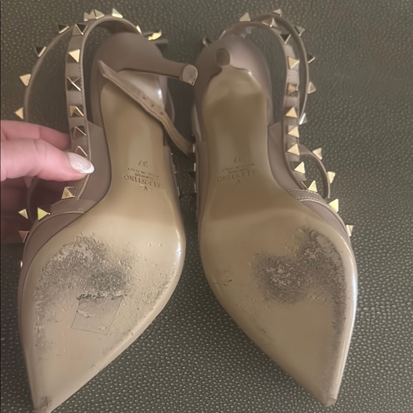 Valentino Garavani Tan Studded Slingback Heels - Picture 4 of 5
